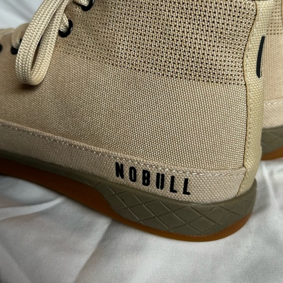 NOBULL Canvas Trainer Mid
Desert/Gum
Women’s 9 / Men’s 7.5 - Picture 3 of 10